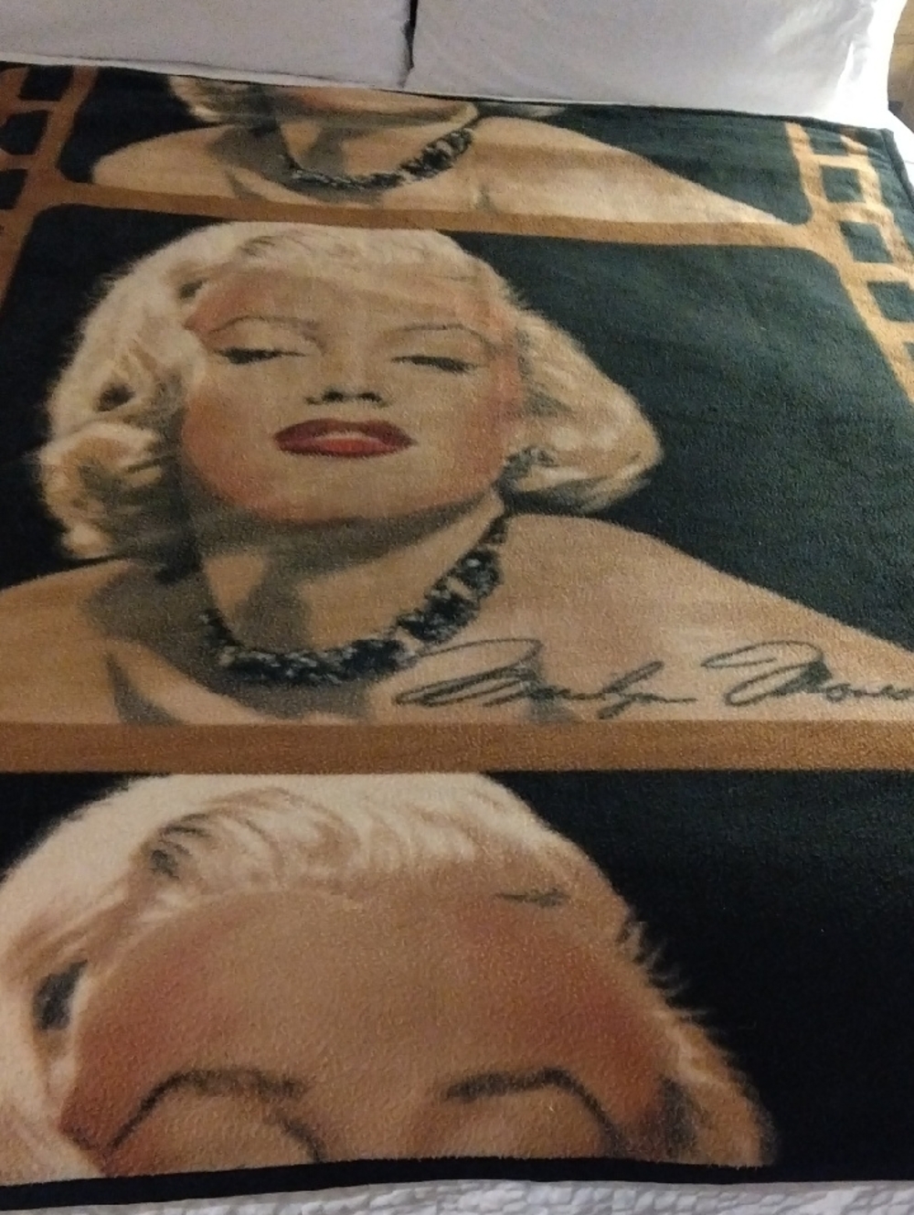 Marylin Monroe blanket